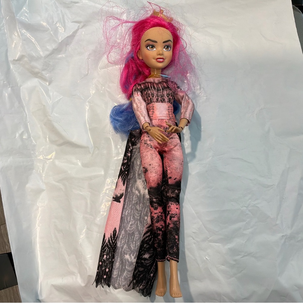 Disney Descendants 3 Audrey Doll Deluxe Queen of Mean LIMITED Exclusive - Picture 6 of 6